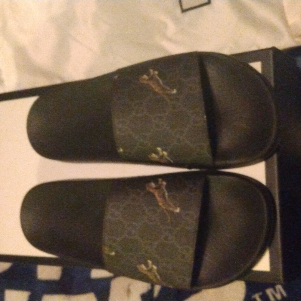 Gucci Supreme Tiger GG Flip Flops